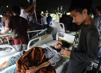 Aliran Listrik dan Pasokan Air Bersih di Cianjur Terganggu akibat Gempa Aliran Listrik dan Pasokan Air Bersih di Cianjur Terganggu akibat Gempa