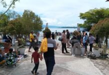 Objek Wisata Pantai Pasir Putih Parparean Menjadi Primadona Bagi Wisatawan Merayakan Tahun Baru