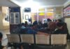 Pemohon SKCK Membludak Polres Taput Buka Pelayanan Hingga Malam Hari.