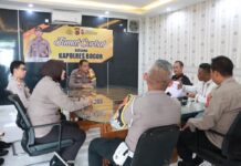 Respon Aduan Masyarakat Melalui Program Jumat Curhat