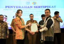 Kantor Pertanahan Tangerang Selatan Menyerahkan 96 Sertipikat secara Simbolis Kepada Masyarakat