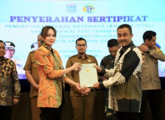 Kantor Pertanahan Tangerang Selatan Menyerahkan 96 Sertipikat secara Simbolis Kepada Masyarakat