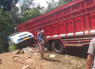 Tiga Orang Meninggal Dan 7 Unit Mobil Tertimpa Bencana Longsor di Jalinsum Taput-Tapteng