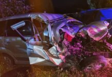 Kecelakaan Lalu Lintas Antara Mobil Barang Truck Isuzu Dengan Toyota Avanza