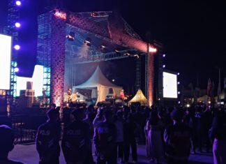 Polres Toba Bersama Polda Sumut Dan TNI Amankan Konser Musik Wali Band Di Event F1 Power Boat Danau Toba.