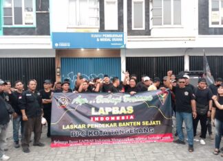 Berbagi Kebahagiaan Ramadhan, DPC Lapbas Kota Tangerang Berbagi Takjil