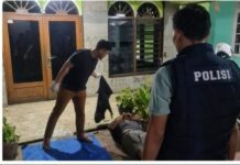 Temu Mayat Pria yang Di Duga ODGJ di Halaman Masjid Desa Ciderum, Caringin Kabupaten Bogor