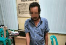 Pelaku Judi Toto Gelap Digelandang Satreskrim Polres Toba Dari Salah Satu Warung