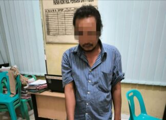 Pelaku Judi Toto Gelap Digelandang Satreskrim Polres Toba Dari Salah Satu Warung