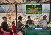 Kegiatan Rutinitas di Hari Jumat Koramil 1513 Garawangi Bagikan Snak dan Pelayanan Kesehatan Gratis