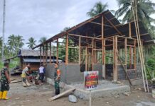 Dansatgas TMMD ke-120 Kodim 1307/Poso, Letkol Inf Hasroel Tamin, S.H.,M.Hub.Int. Tinjau Progres Pembangunan RTLH