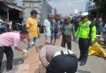 Polsek Gunung Putri Bersama Unit Laka Lantas Polres Bogor Tangani Kecelakaan Maut di Jalan Raya Mercedes Benz, Bogor
