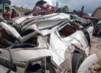 Mobil Fortuner Hantam Bus Angkutan Bintang Utara