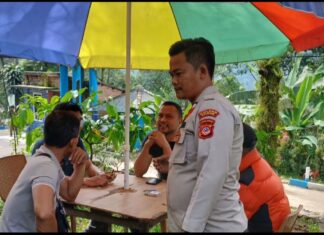 Kanit Reskrim Polsek Cibungbulang Bersama Personil TNI Lakukan Pemantauan Lokasi Tawuran