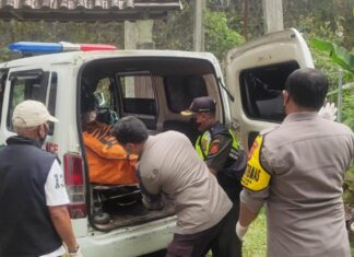 Polsek Cisarua Lakukan Olah TKP Terkait Penemuan Mayat WNI Disebuah Villa