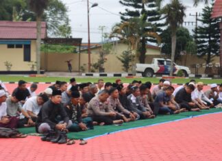 Polres Toba Gelar Sholat Idul Adha Bersama Masyarakat Di Lapangan Mako Polres Toba