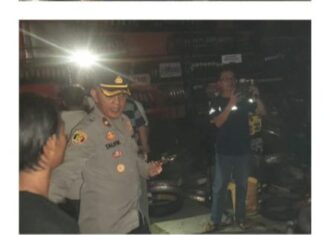 Polsek Kemang Lakukan Olah TKP Terkait Adanya Kebakaran Toko Aneka Ban yang Diduga Berasal dari Pembakaran Sampah