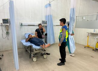 Mobil Toyota Avanza Bertabrakan Dengan Mobil Mobil Grand Livina