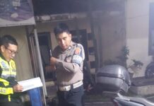 Polsek Caringin dan Subnit Gakkum Cek TKP Kecelakaan Lalulintas Truk dan Sepeda Motor Satu Orang Luka Luka