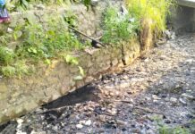 Warga Binong Keluhkan Tumpukan Sampah Di Saluran Pembuangan Air Perumahan Binong permai