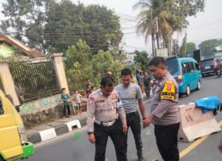 Polsek Caringin Bersama Unit Laka Lantas Ciawi Polres Bogor Olah TKP Kecelakaan Akibatkan Korban Meninggal Dunia