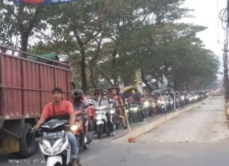 Bikin Macet, Poyek Peningkatan Jalan Di Kota Bumi Dikeluhkan Warga