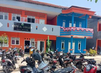 Kepsek minta 50 % untuk ambil SKL ( surat kelulusan ) dari tunggakan Admin.