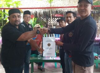 Pemberian SK Ranting dari DPAC PPBNI Kec. Karawaci di Saung Aspirasi.