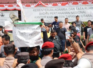 Aksi Unjuk Rasa Dikantor KPUD Taput Berhasil Di Kendalikan Dalmas Polres Taput.