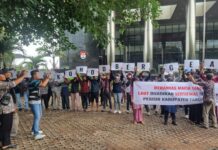 Ratusan Massa AMAK, Gelar Aksi Datangi KPK Dan ATR/BPN Usut Tuntas Mafia Tanah Di kabupaten Tangerang