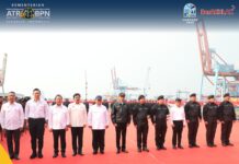 Bersama Presiden RI, Menteri AHY Peroleh Brevet Kehormatan Hiu Kencana dari TNI AL