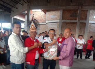 Pengurus Tim Kelurahan Dan 2 Desa Kec Siborongborong Dilantik Ketua Umum Tim Pemenangan Satika – Sarlady Tapanuli Utara.