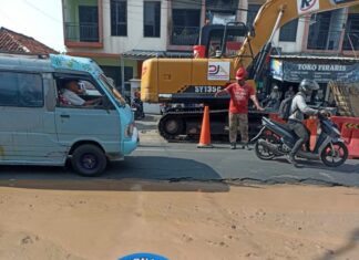 Diduga Kebocoran Pipa Perumdam TB, Dijalan KS Tubun Karawaci Akibat Kurangnya Pengawasan
