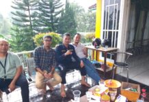 Kades Gintung Bertukar Pikiran dengan Ketua PWI di Milad ke 1 Media Faktakini