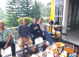 Kades Gintung Bertukar Pikiran dengan Ketua PWI di Milad ke 1 Media Faktakini