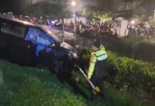 Unit Gakkum Sat Lantas Polres Bogor Tangani Kecelakaan Lalu Lintas Di Gunung Mas Puncak Kabupaten Bogor