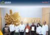 Kunjungi Kantah Kabupaten Kubu Raya, Wamen ATR/Waka BPN Serahkan Tiga Sertipikat Wakaf