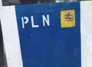 VIRAL! Proyek Galian Kabel PLN di Gondrong Jadi Biang Kemacetan dan Kecelakaan, Pengawasan Lemah!