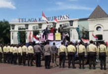 Aliansi Bela Masyarakat Sipil Gelar Aksi Damai di Gerbang Perumahan Kahuripan
