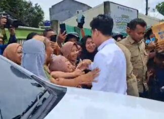 Antusias Warga Sambut Kedatangan Wakil Presiden RI ke MBS Jampang Kemang