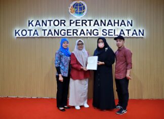 Tangsel Serahkan 351 Sertipkat PTSL Kepada Masyarakat