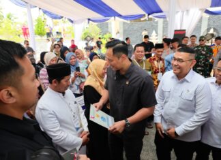 Tegaskan Kepastian Hukum Tanah Warga Negara, Menko AHY dan Wamen Ossy Serahkan Setipikat Tanah untuk Warga Lebak