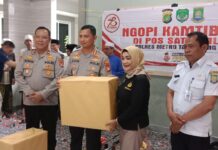 Ngopi Bareng Bersama Kapolres dan kapolsek serta jajaran nye Di Wilayah Kelurahan Gebang Raya
