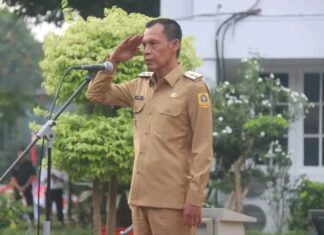 Mengawali tugasnya sebagai Wakil Bupati Bogor, Ade Ruhandi memimpin apel perdana