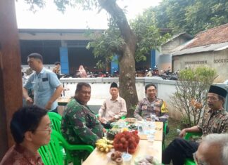 Giat Cooling Sistem Polsek Parung Sinergitas Bersama TNI Beri Himbauan Kepada Warga Jaga Kondusifitas Wilayah