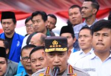 Kapolri dan Panglima TNI Bagikan 161.411 Paket Bansos Jelang Ramadan