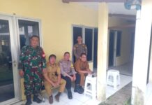 Sinergitas TNI Polri Bersama Perangkat Desa Wilayah Hukum Polsek Tamansari Giat Cooling Sistem di Bulan Suci Ramadhan 1446 H