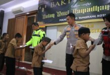 Peduli Yatim dan Piatu, Polres Metro Tangerang Kota Bakti Sosial di Yayasan Putra Asih Tangerang
