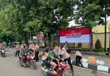 Berbagi Berkah Bulan Suci Ramadan 1446 H, Sat Intelkam Polres Bogor Bagikan Takjil Gratis Kepada Masyarakat Kabupaten Bogor