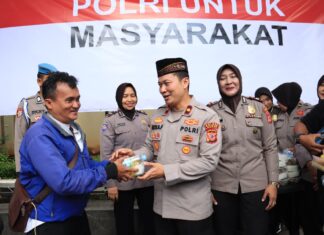 Polres Bogor Bersama Awak Media Berbagi Takjil, Dilanjut Berbuka Puasa Bersama Kapolri/Wakapolri Melalui Sarana Zoom Meeting